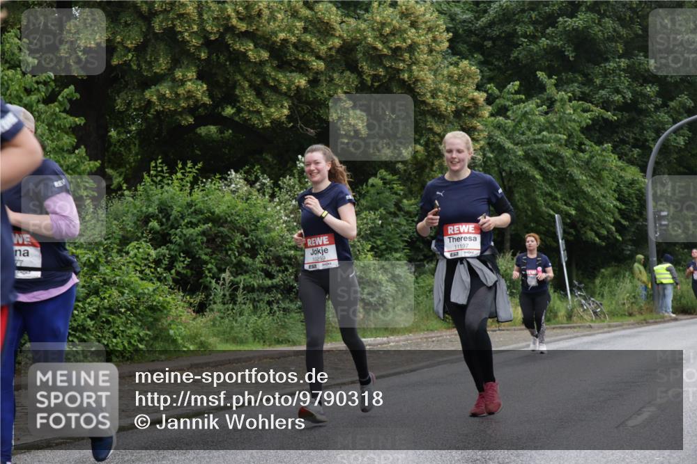 14.06.2026 - REWE Women's Run Jannik Wohlers http://msf.ph/oto/9790318 14.06.2026 10:03:52 Laufen 77, 10259, 11197 meine-sportfotos.de