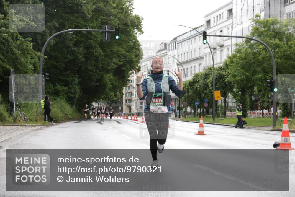 14.06.2026 - REWE Women's Run Jannik Wohlers http://msf.ph/oto/9790321 14.06.2026 09:44:35 Laufen 10827, 01 meine-sportfotos.de