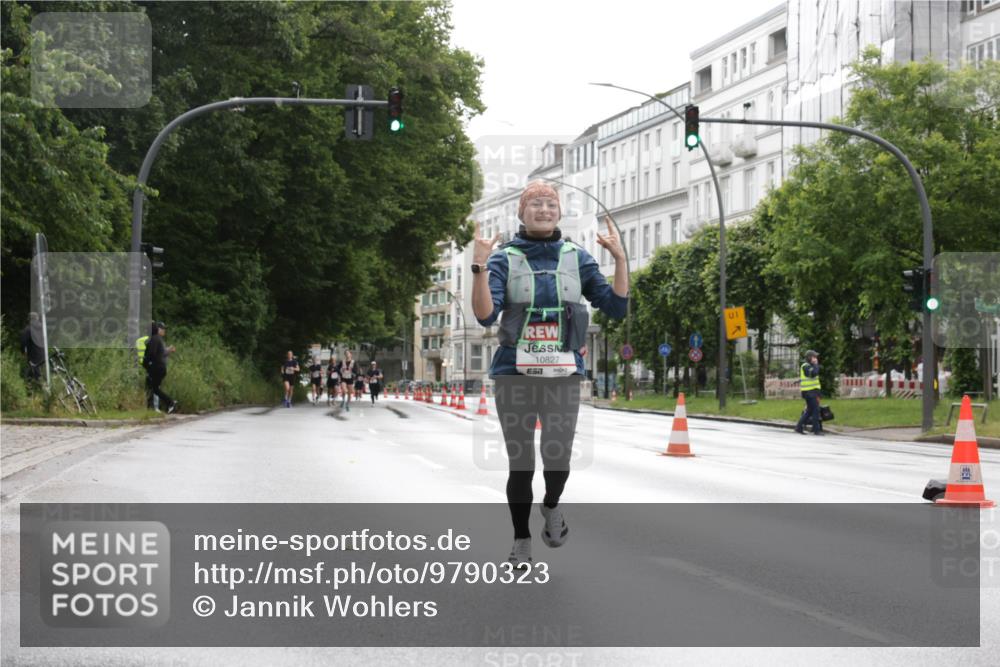 14.06.2026 - REWE Women's Run Jannik Wohlers http://msf.ph/oto/9790323 14.06.2026 09:44:35 Laufen 10827, 01 meine-sportfotos.de