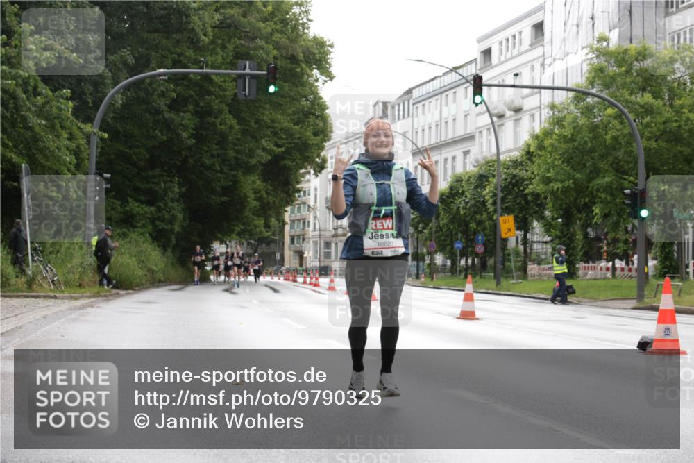 14.06.2026 - REWE Women's Run Jannik Wohlers http://msf.ph/oto/9790325 14.06.2026 09:44:35 Laufen 10827, 1 meine-sportfotos.de
