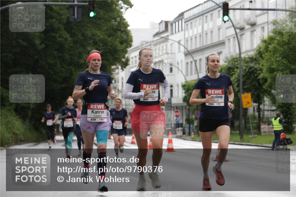 14.06.2026 - REWE Women's Run Jannik Wohlers http://msf.ph/oto/9790376 14.06.2026 09:45:15 Laufen 10095, 7, 0929, 20215 meine-sportfotos.de