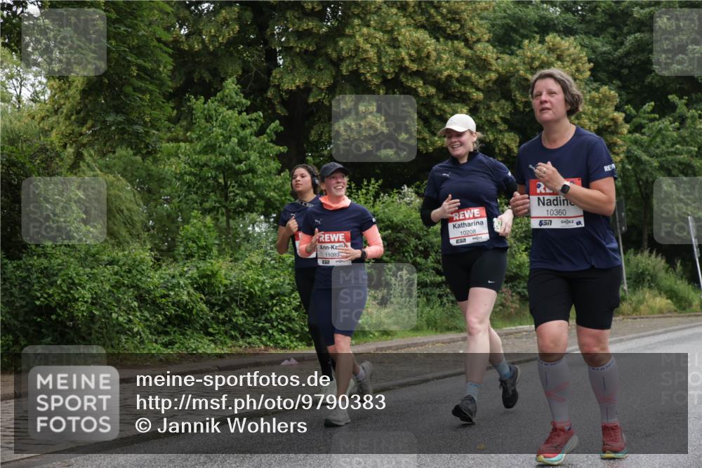 14.06.2026 - REWE Women's Run Jannik Wohlers http://msf.ph/oto/9790383 14.06.2026 10:04:02 Laufen 11083, 657, 10208, 57, 10360 meine-sportfotos.de