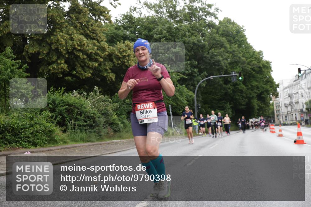 14.06.2026 - REWE Women's Run Jannik Wohlers http://msf.ph/oto/9790398 14.06.2026 10:04:04 Laufen 21, 0975, 10313, 577 meine-sportfotos.de