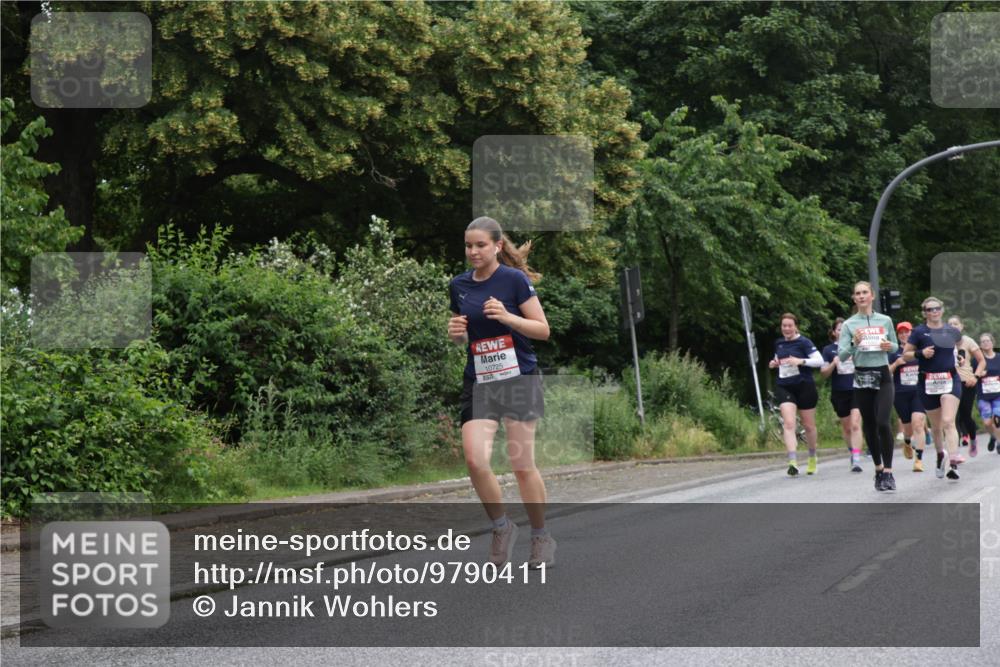 14.06.2026 - REWE Women's Run Jannik Wohlers http://msf.ph/oto/9790411 14.06.2026 10:04:07 Laufen 10725 meine-sportfotos.de