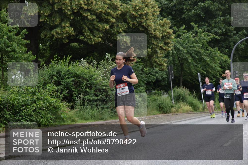 14.06.2026 - REWE Women's Run Jannik Wohlers http://msf.ph/oto/9790422 14.06.2026 10:04:07 Laufen 10725 meine-sportfotos.de