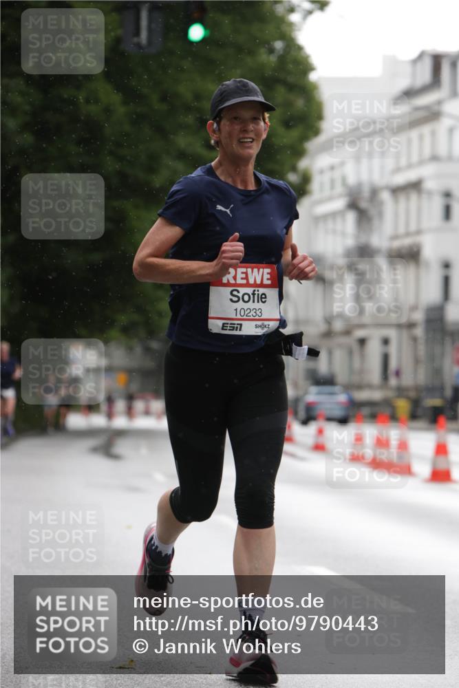 14.06.2026 - REWE Women's Run Jannik Wohlers http://msf.ph/oto/9790443 14.06.2026 09:45:23 Laufen 10233, 7 meine-sportfotos.de