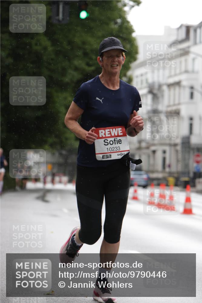 14.06.2026 - REWE Women's Run Jannik Wohlers http://msf.ph/oto/9790446 14.06.2026 09:45:23 Laufen 10233 meine-sportfotos.de