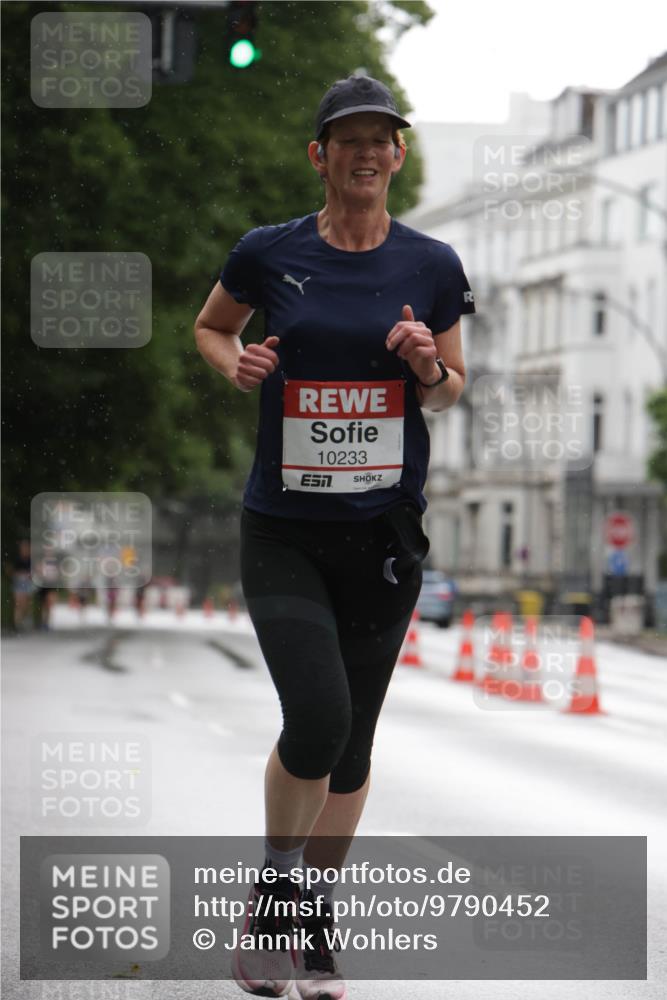 14.06.2026 - REWE Women's Run Jannik Wohlers http://msf.ph/oto/9790452 14.06.2026 09:45:23 Laufen 10233 meine-sportfotos.de