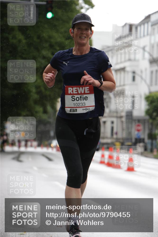 14.06.2026 - REWE Women's Run Jannik Wohlers http://msf.ph/oto/9790455 14.06.2026 09:45:23 Laufen 10233, 7 meine-sportfotos.de