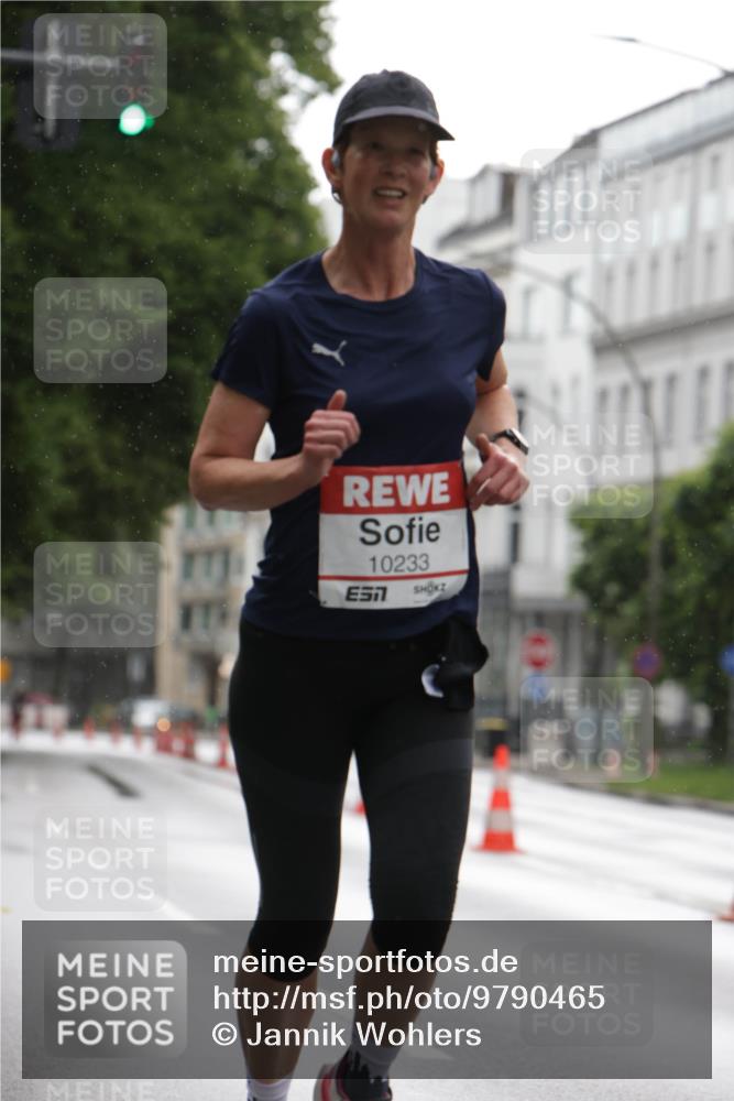 14.06.2026 - REWE Women's Run Jannik Wohlers http://msf.ph/oto/9790465 14.06.2026 09:45:23 Laufen 875, 10233 meine-sportfotos.de