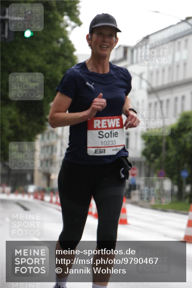 14.06.2026 - REWE Women's Run Jannik Wohlers http://msf.ph/oto/9790467 14.06.2026 09:45:23 Laufen 7171, 10233 meine-sportfotos.de