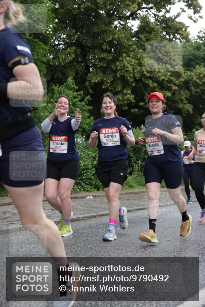 14.06.2026 - REWE Women's Run Jannik Wohlers http://msf.ph/oto/9790492 14.06.2026 10:04:13 Laufen 11405, 7, 10886, 7, 10257, 517, 104, 7 meine-sportfotos.de