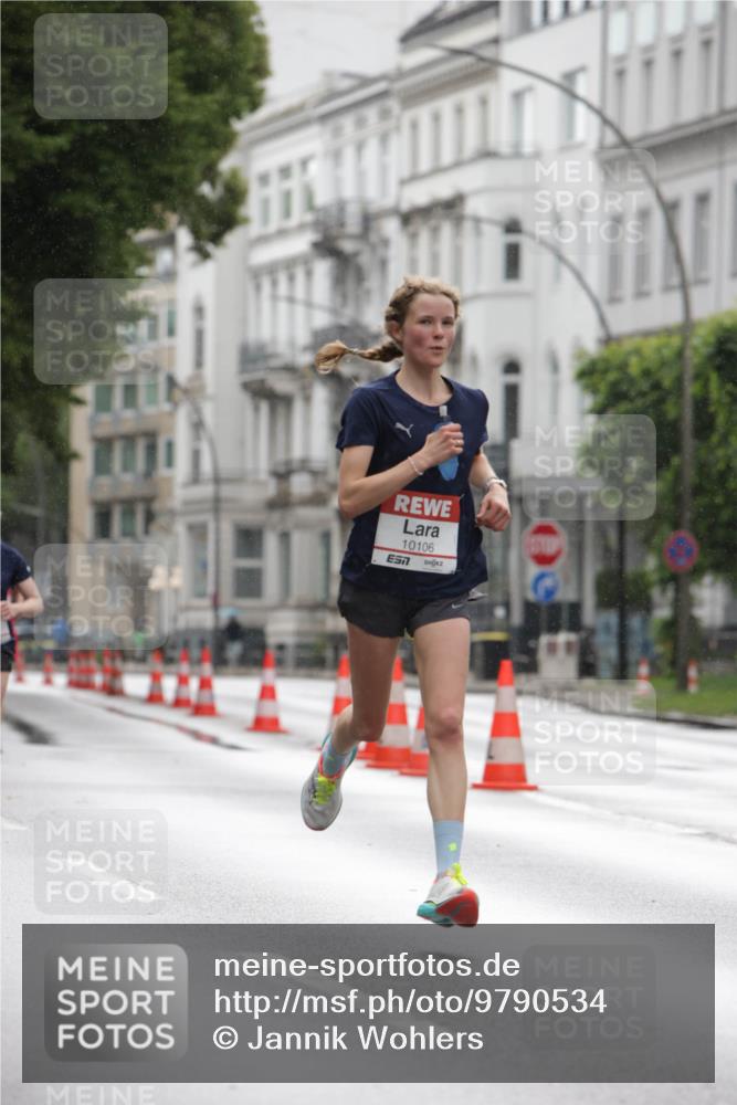 14.06.2026 - REWE Women's Run Jannik Wohlers http://msf.ph/oto/9790534 14.06.2026 09:45:57 Laufen 77, 10106, 7 meine-sportfotos.de