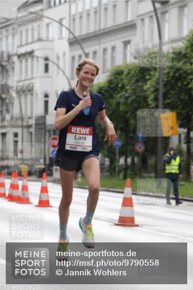 14.06.2026 - REWE Women's Run Jannik Wohlers http://msf.ph/oto/9790558 14.06.2026 09:45:57 Laufen 10106, 1 meine-sportfotos.de