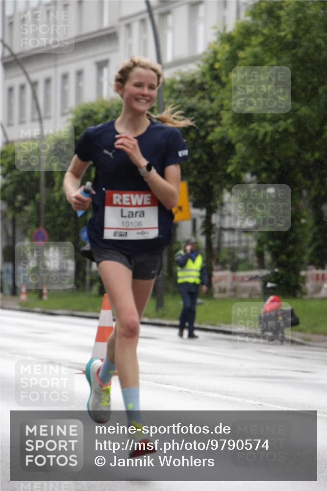 14.06.2026 - REWE Women's Run Jannik Wohlers http://msf.ph/oto/9790574 14.06.2026 09:45:58 Laufen 10106, 851 meine-sportfotos.de