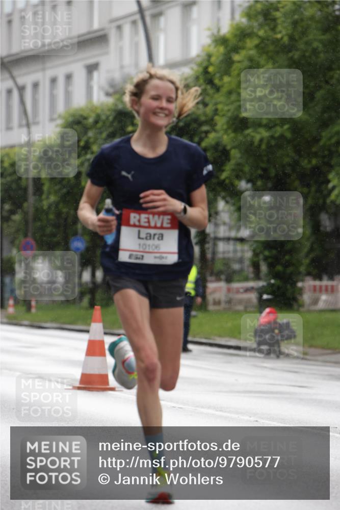 14.06.2026 - REWE Women's Run Jannik Wohlers http://msf.ph/oto/9790577 14.06.2026 09:45:58 Laufen 10106 meine-sportfotos.de