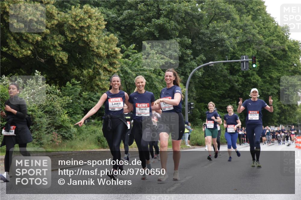 14.06.2026 - REWE Women's Run Jannik Wohlers http://msf.ph/oto/9790650 14.06.2026 10:04:29 Laufen 10575, 10412, 10413, 10890 meine-sportfotos.de