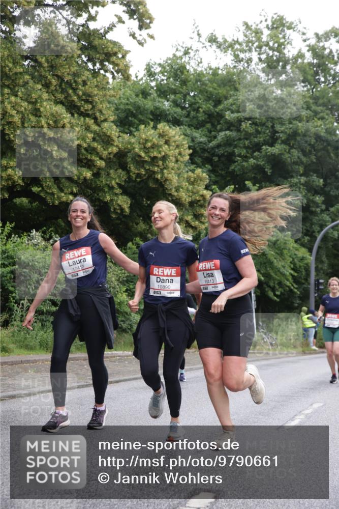 14.06.2026 - REWE Women's Run Jannik Wohlers http://msf.ph/oto/9790661 14.06.2026 10:04:30 Laufen 10412, 7, 10890, 57, 10413 meine-sportfotos.de