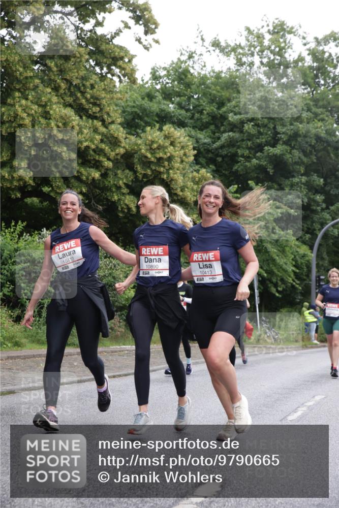 14.06.2026 - REWE Women's Run Jannik Wohlers http://msf.ph/oto/9790665 14.06.2026 10:04:30 Laufen 10412, 51, 10890, 10413, 7 meine-sportfotos.de
