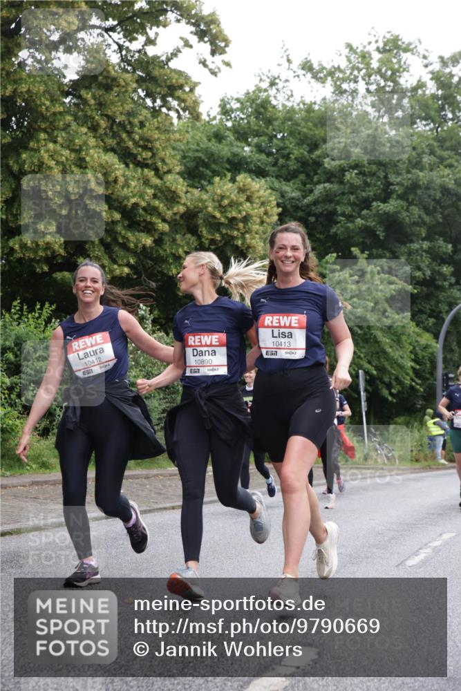 14.06.2026 - REWE Women's Run Jannik Wohlers http://msf.ph/oto/9790669 14.06.2026 10:04:30 Laufen 10412, 7, 10890, 57, 10413 meine-sportfotos.de