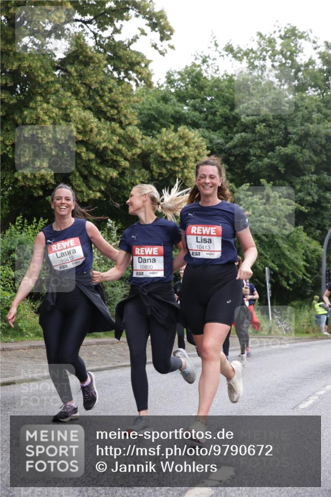 14.06.2026 - REWE Women's Run Jannik Wohlers http://msf.ph/oto/9790672 14.06.2026 10:04:30 Laufen 10412, 10890, 57, 10413, 7 meine-sportfotos.de