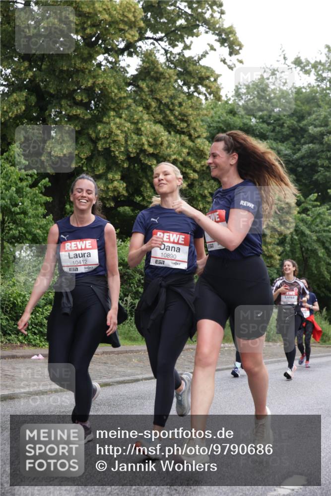 14.06.2026 - REWE Women's Run Jannik Wohlers http://msf.ph/oto/9790686 14.06.2026 10:04:30 Laufen 10412, 10890, 657 meine-sportfotos.de