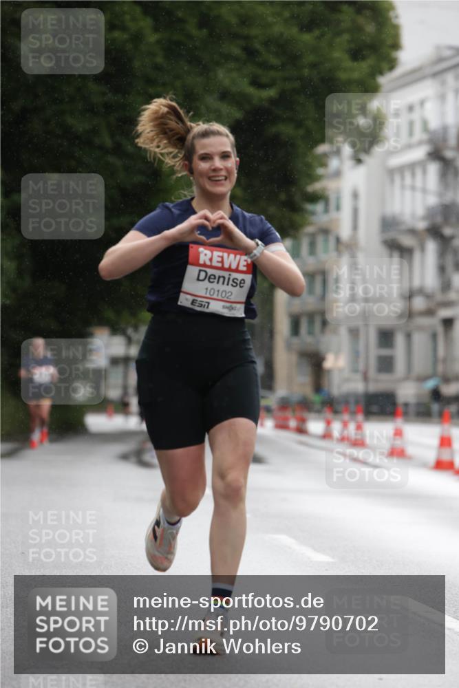 14.06.2026 - REWE Women's Run Jannik Wohlers http://msf.ph/oto/9790702 14.06.2026 09:46:07 Laufen 10102 meine-sportfotos.de