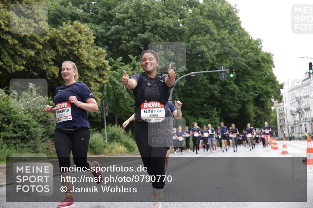 14.06.2026 - REWE Women's Run Jannik Wohlers http://msf.ph/oto/9790770 14.06.2026 10:04:37 Laufen 11453, 10889, 7 meine-sportfotos.de