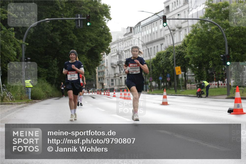 14.06.2026 - REWE Women's Run Jannik Wohlers http://msf.ph/oto/9790807 14.06.2026 09:46:22 Laufen 10396, 10894, 651, 1 meine-sportfotos.de