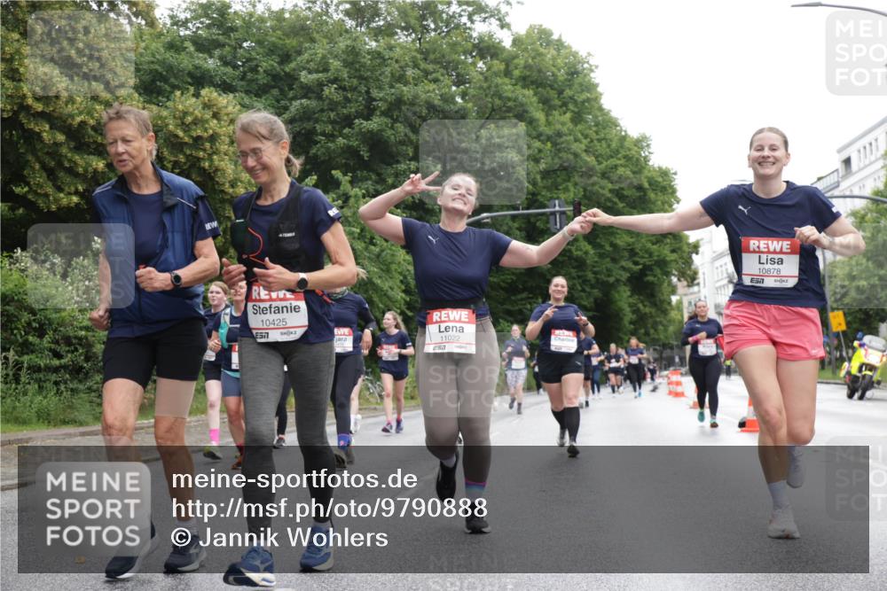 14.06.2026 - REWE Women's Run Jannik Wohlers http://msf.ph/oto/9790888 14.06.2026 10:04:48 Laufen 10425, 7, 11022, 10878, 7 meine-sportfotos.de