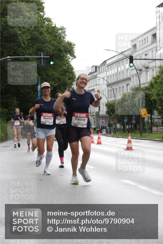 14.06.2026 - REWE Women's Run Jannik Wohlers http://msf.ph/oto/9790904 14.06.2026 09:46:35 Laufen 10738, 7, 10958, 10214, 7, 01 meine-sportfotos.de