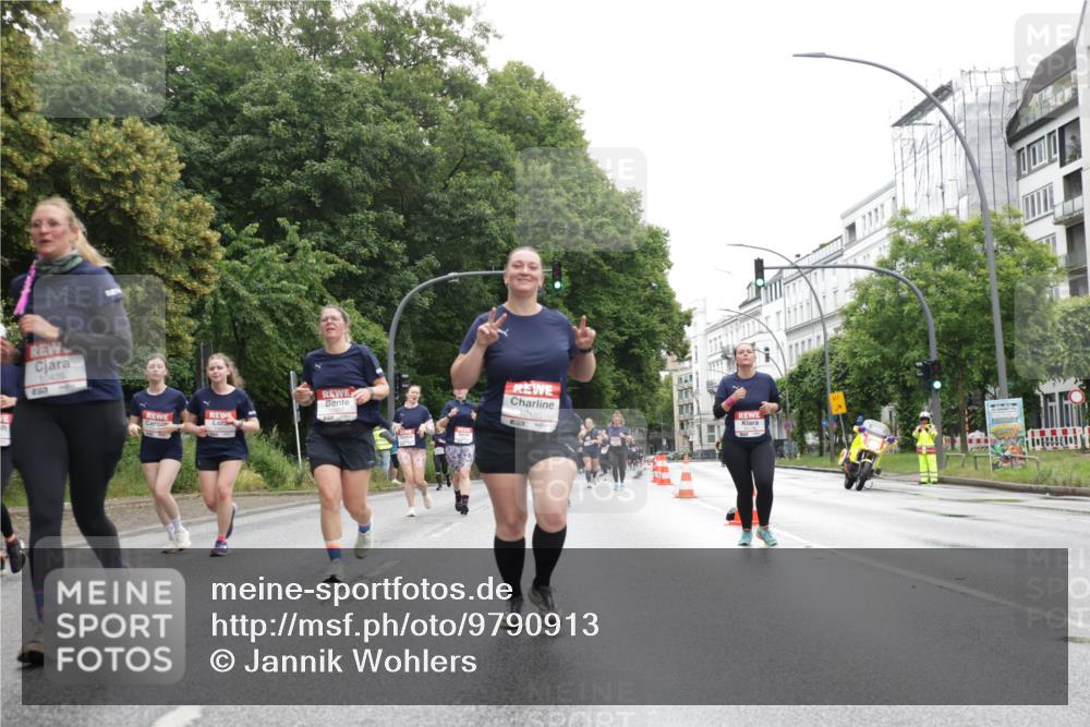 14.06.2026 - REWE Women's Run Jannik Wohlers http://msf.ph/oto/9790913 14.06.2026 10:04:50 Laufen 10439, 10185, 657 meine-sportfotos.de