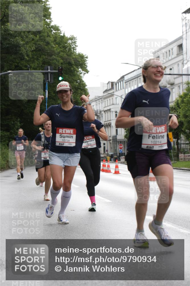 14.06.2026 - REWE Women's Run Jannik Wohlers http://msf.ph/oto/9790934 14.06.2026 09:46:36 Laufen 10738, 7, 10958, 57, 1086, 30, 10214, 57 meine-sportfotos.de