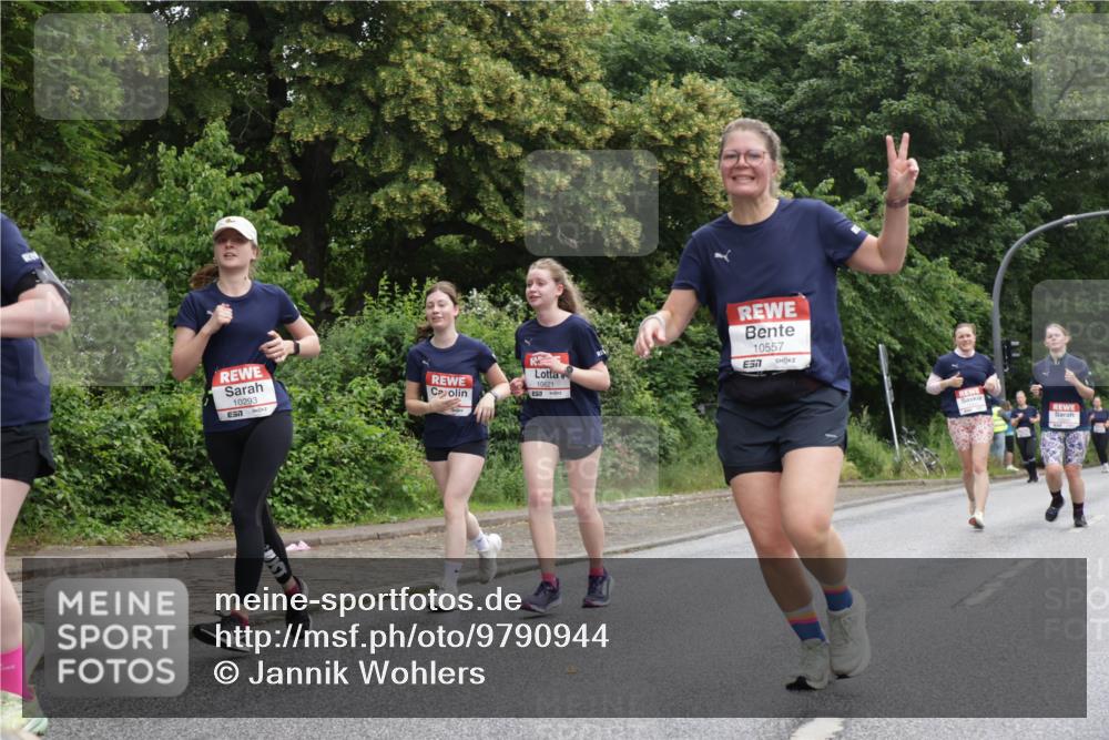 14.06.2026 - REWE Women's Run Jannik Wohlers http://msf.ph/oto/9790944 14.06.2026 10:04:52 Laufen 10293, 57, 10621, 10557, 57 meine-sportfotos.de