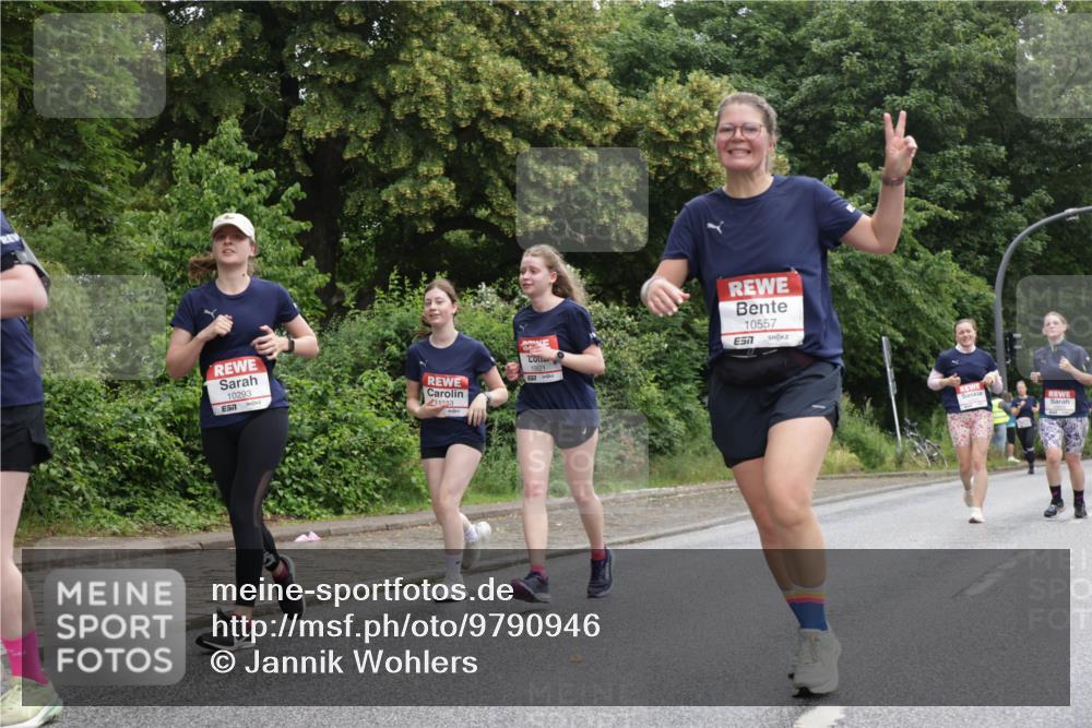14.06.2026 - REWE Women's Run Jannik Wohlers http://msf.ph/oto/9790946 14.06.2026 10:04:52 Laufen 10293, 51, 211213, 10621, 10557, 57 meine-sportfotos.de