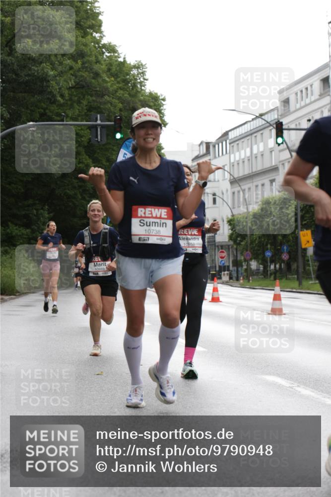 14.06.2026 - REWE Women's Run Jannik Wohlers http://msf.ph/oto/9790948 14.06.2026 09:46:36 Laufen 10869, 10738, 7, 10958, 01, 7 meine-sportfotos.de