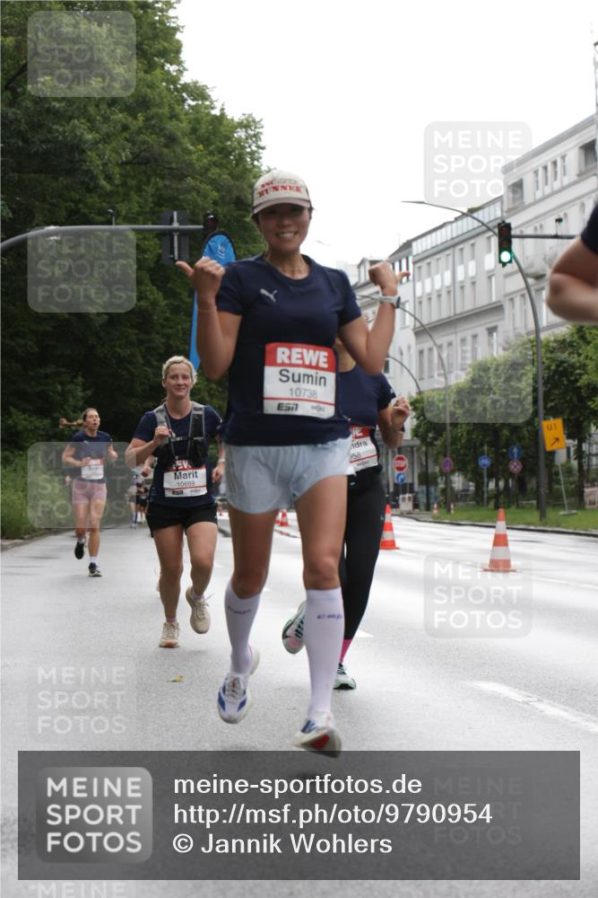 14.06.2026 - REWE Women's Run Jannik Wohlers http://msf.ph/oto/9790954 14.06.2026 09:46:36 Laufen 10869, 10738, 57, 958, 01, 7 meine-sportfotos.de