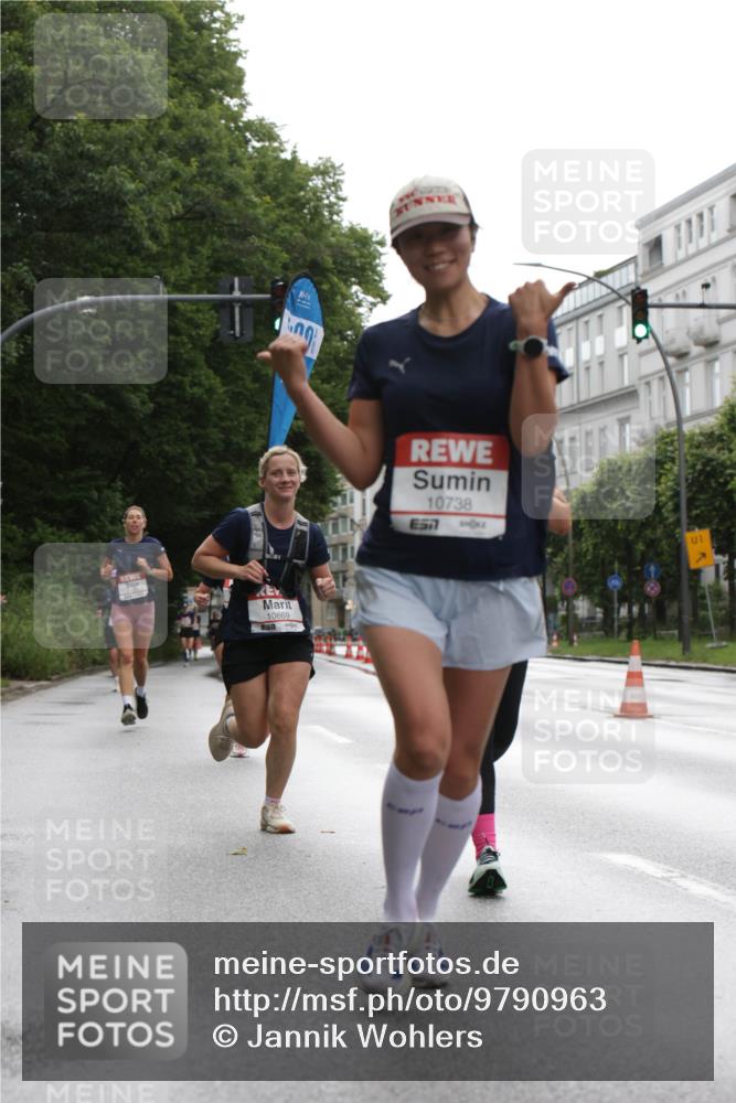 14.06.2026 - REWE Women's Run Jannik Wohlers http://msf.ph/oto/9790963 14.06.2026 09:46:37 Laufen 10869, 10738, 01 meine-sportfotos.de