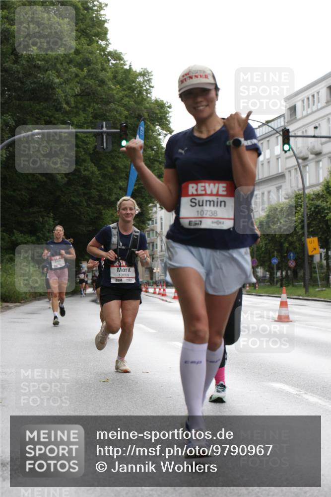 14.06.2026 - REWE Women's Run Jannik Wohlers http://msf.ph/oto/9790967 14.06.2026 09:46:37 Laufen 10869, 57, 10738, 01 meine-sportfotos.de