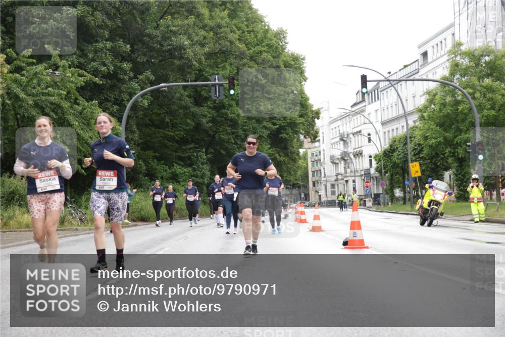 14.06.2026 - REWE Women's Run Jannik Wohlers http://msf.ph/oto/9790971 14.06.2026 10:04:53 Laufen 10950, 1 meine-sportfotos.de