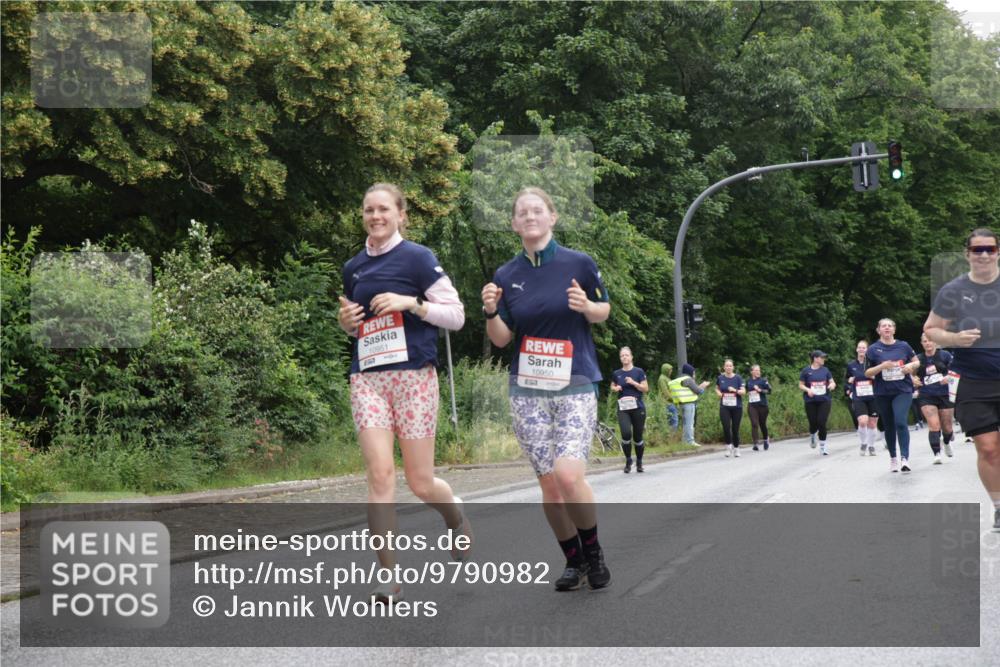 14.06.2026 - REWE Women's Run Jannik Wohlers http://msf.ph/oto/9790982 14.06.2026 10:04:55 Laufen 10951, 10950 meine-sportfotos.de