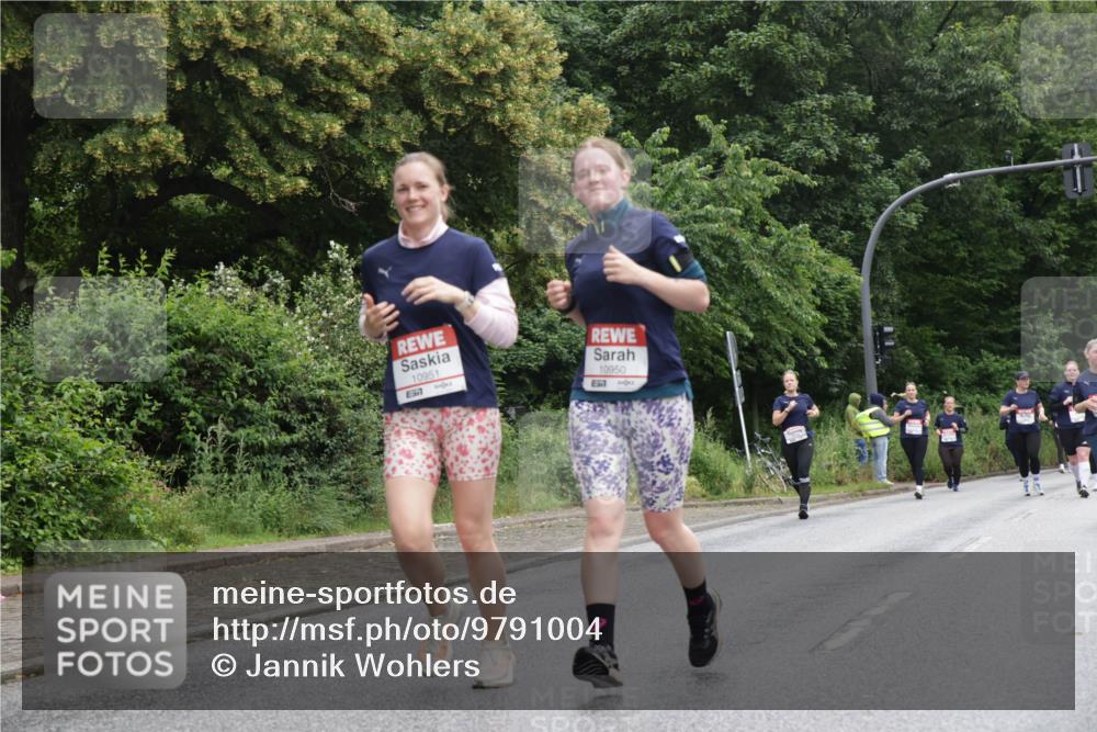 14.06.2026 - REWE Women's Run Jannik Wohlers http://msf.ph/oto/9791004 14.06.2026 10:04:55 Laufen 10951, 10950, 517 meine-sportfotos.de