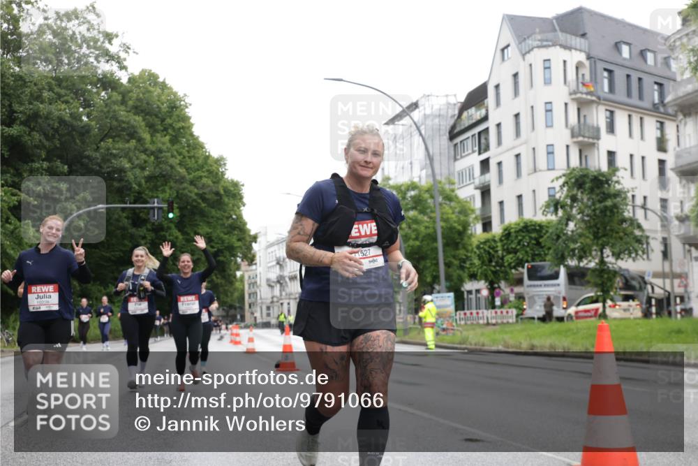 14.06.2026 - REWE Women's Run Jannik Wohlers http://msf.ph/oto/9791066 14.06.2026 10:05:02 Laufen 10238, 1527 meine-sportfotos.de