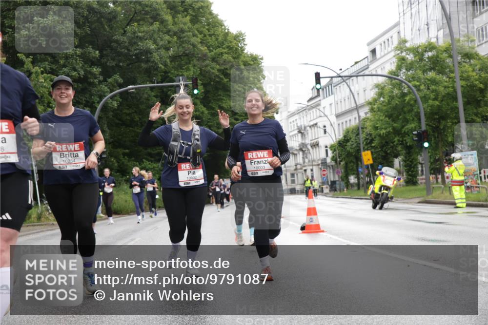 14.06.2026 - REWE Women's Run Jannik Wohlers http://msf.ph/oto/9791087 14.06.2026 10:05:04 Laufen 8, 10254, 10002, 57, 10003, 57 meine-sportfotos.de