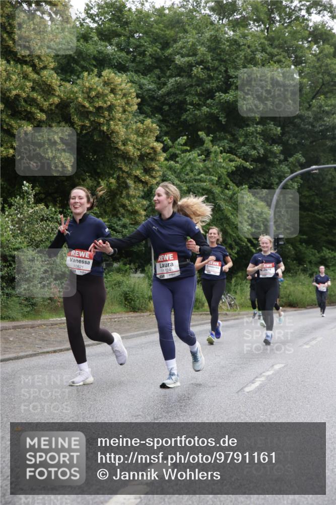14.06.2026 - REWE Women's Run Jannik Wohlers http://msf.ph/oto/9791161 14.06.2026 10:05:11 Laufen 10821, 11124, 7 meine-sportfotos.de