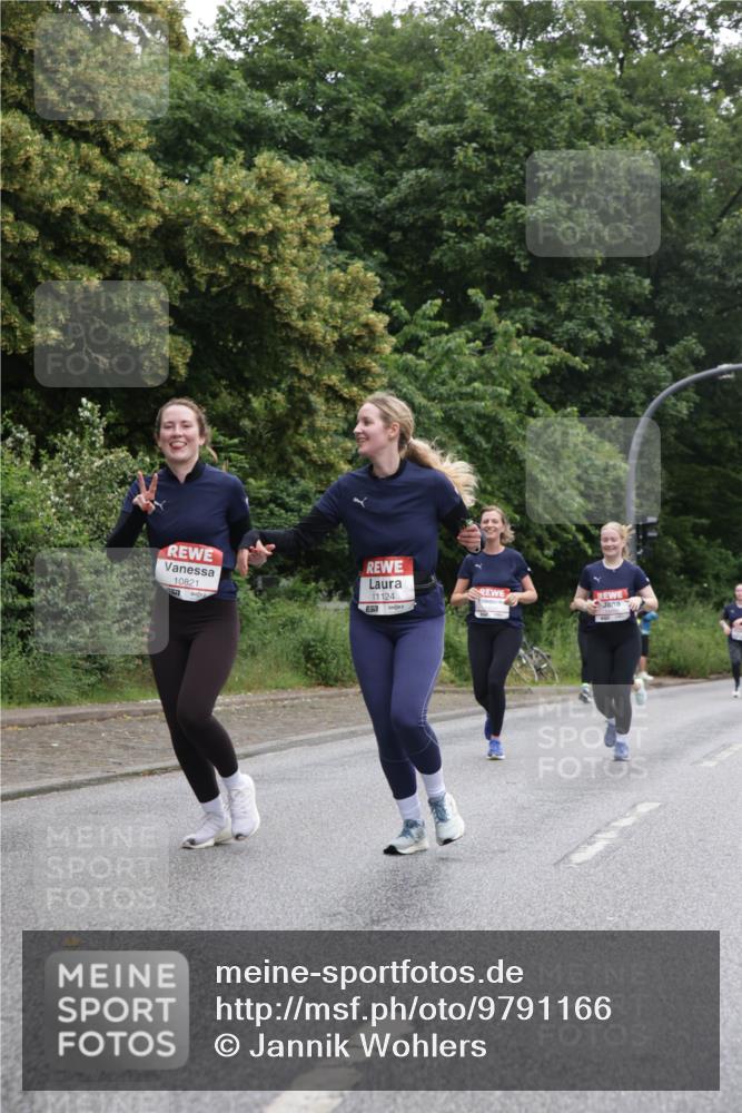 14.06.2026 - REWE Women's Run Jannik Wohlers http://msf.ph/oto/9791166 14.06.2026 10:05:11 Laufen 10821, 11124 meine-sportfotos.de