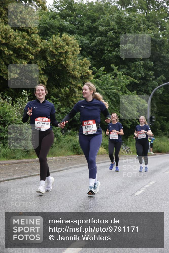 14.06.2026 - REWE Women's Run Jannik Wohlers http://msf.ph/oto/9791171 14.06.2026 10:05:11 Laufen 10821, 7, 11124, 657 meine-sportfotos.de