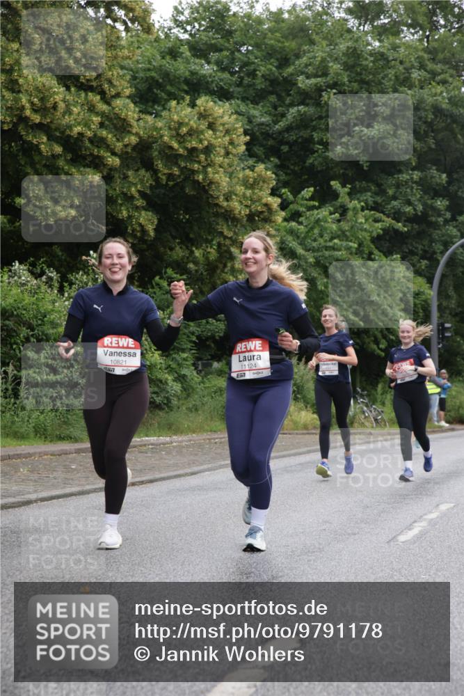 14.06.2026 - REWE Women's Run Jannik Wohlers http://msf.ph/oto/9791178 14.06.2026 10:05:11 Laufen 10821, 11124, 7 meine-sportfotos.de