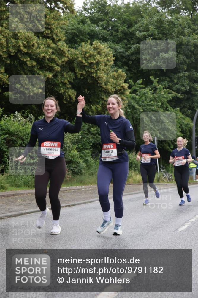 14.06.2026 - REWE Women's Run Jannik Wohlers http://msf.ph/oto/9791182 14.06.2026 10:05:11 Laufen 10821, 11124, 7 meine-sportfotos.de