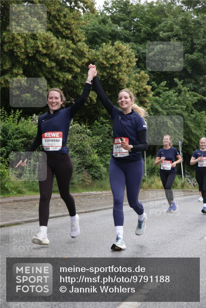 14.06.2026 - REWE Women's Run Jannik Wohlers http://msf.ph/oto/9791188 14.06.2026 10:05:11 Laufen 10821, 57, 11124 meine-sportfotos.de